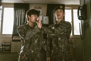 Netflix韓国ドラマ『D.P.－脱走兵追跡官－』が「百想芸術大賞」三冠獲得！チョン・ヘイン相棒役のク・ギョファンも大ブレイク中！の画像