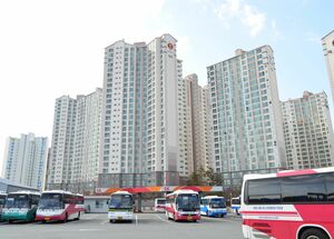 Netflix『ドクタースランプ』で注目のイケメン俳優パク・ヒョンシク、主演作『ハピネス』見どころは？高層アパートが舞台のKゾンビ群像劇【韓流談義fromソウル】の画像