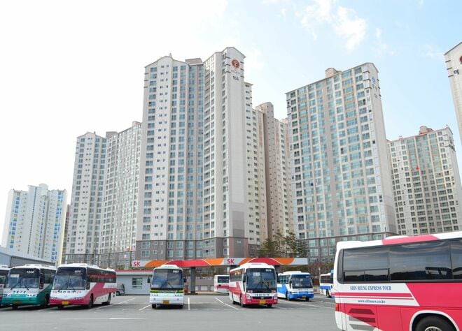 Netflix『ドクタースランプ』で注目のイケメン俳優パク・ヒョンシク、主演作『ハピネス』見どころは？高層アパートが舞台のKゾンビ群像劇【韓流談義fromソウル】の画像