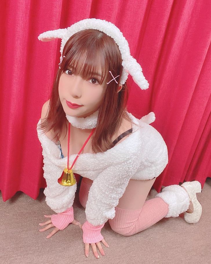 波多野結衣『鬼滅の刃』に続き、激レア!?『リゼロ』レムのセクシーコスプレ披露の画像