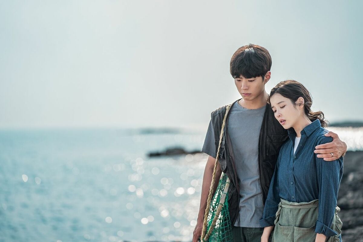 IU＆パク・ボゴム主演のNetflix注目作『おつかれさま』ストーリー考察