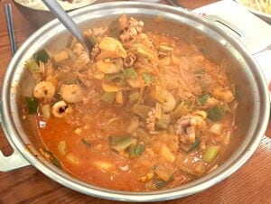 【韓流・韓国旅行】数々の名作映画を生んだ釜山・慶州を巡る3泊4日の旅〈2〉海雲台の観光列車と絶品ナッコプセの画像