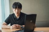 Netflixランキング１位ドラマ『その年、私たちは』チェ・ウシクの親友＆恋の二番手役で注目！ キム・ソンチョルの切なく繊細な演技に惹かれる理由