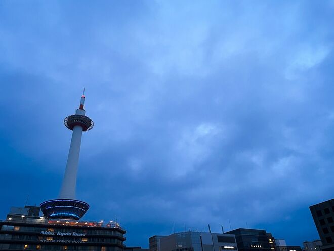 暗い空のイメージ