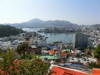 Netflix『愛と、利と』ロケ地、“東洋のナポリ”統営の旅へ!眺望ケーブルカーで海に浮かぶ島々の絶景を満喫&旬の鮮魚グルメも楽しめる港町【韓ドラから始める韓国旅行〈9〉】