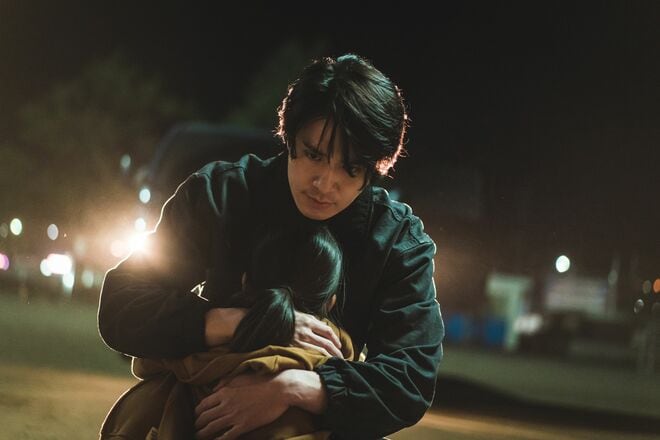 『トッケビ』死神が元傭兵の殺し屋に?!イ・ドンウクが魅せる最強アクション！『殺し屋たちの店』インタビュー〈後編〉の画像