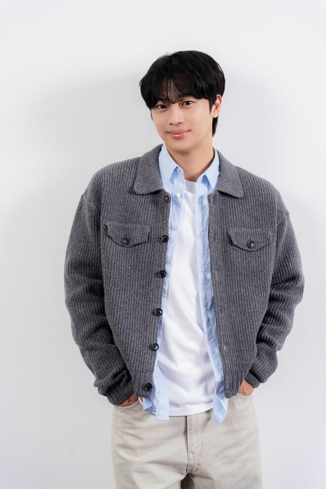 『愛の不時着』イ・シニョンが日本の各地で“孤独のグルメ”ならぬ“交流のグルメ”を堪能！『イ・シニョンが行く！おいしいニッポン』放送記念インタビュー〈前編〉の画像