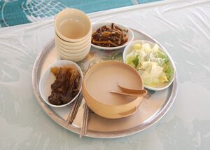 『涙の女王』で印象的な財閥副会長と龍頭里の村人のマッコリ乾杯シーン、韓国人にとってマッコリはどんな飲み物？【韓流談義fromソウル】の画像