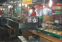 韓国ドラマや映画によく登場する、屋台の醍醐味とは？人生の「哀愁と情緒」を感じさせる場所【康熙奉のサランヘジョ韓ドラ〈33〉】