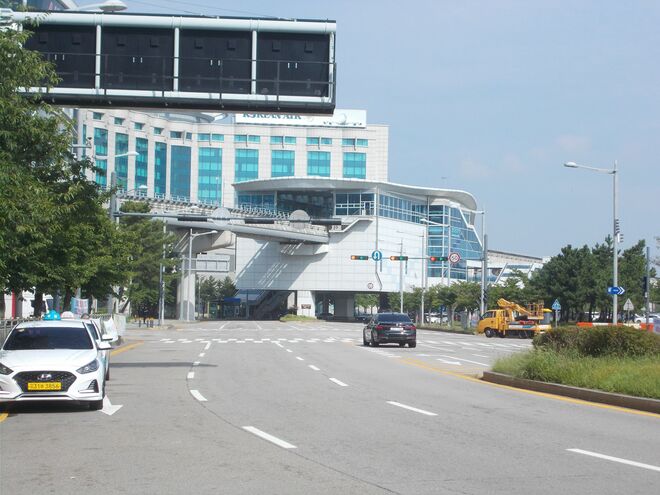 仁川国際空港に夜遅く到着、宿はどうする？バスで空港近くの永宗島にあるホテルへ【韓国の個人旅行ガイド】下川裕治の画像