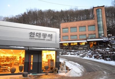 『イカゲーム』俳優イ・ジョンジェは実は出演作の約8割が二枚目役!? 24年前の主演映画 『情事 an affair』を振り返る【チョン・ウンスクの韓流談義fromソウル「俳優イ・ジョンジェとは何か？〈3〉」】