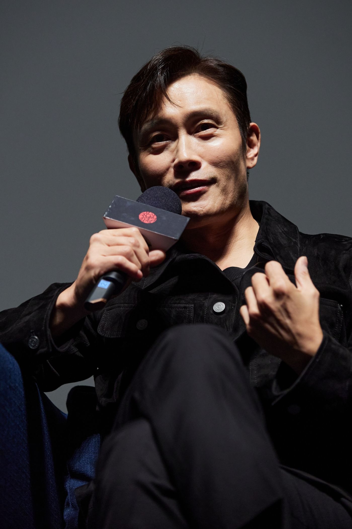 舞台に出ると震える」釜山国際映画祭でイ・ビョンホンが意外な告白