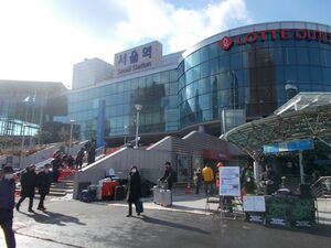 空港鉄道「A’REX」一般列車で仁川国際空港からソウル駅へ。3年ぶりの車内で見かけたものは？【韓国の個人旅行ガイド】下川裕治の画像