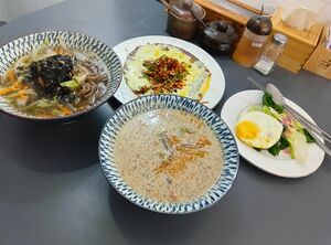 どんぐり粉を使ったヘルシーな韓国料理「どんぐりチヂミ」「どんぐりククス」「どんぐりゴマすいとん」【韓国の個人旅行ガイド】下川裕治の画像