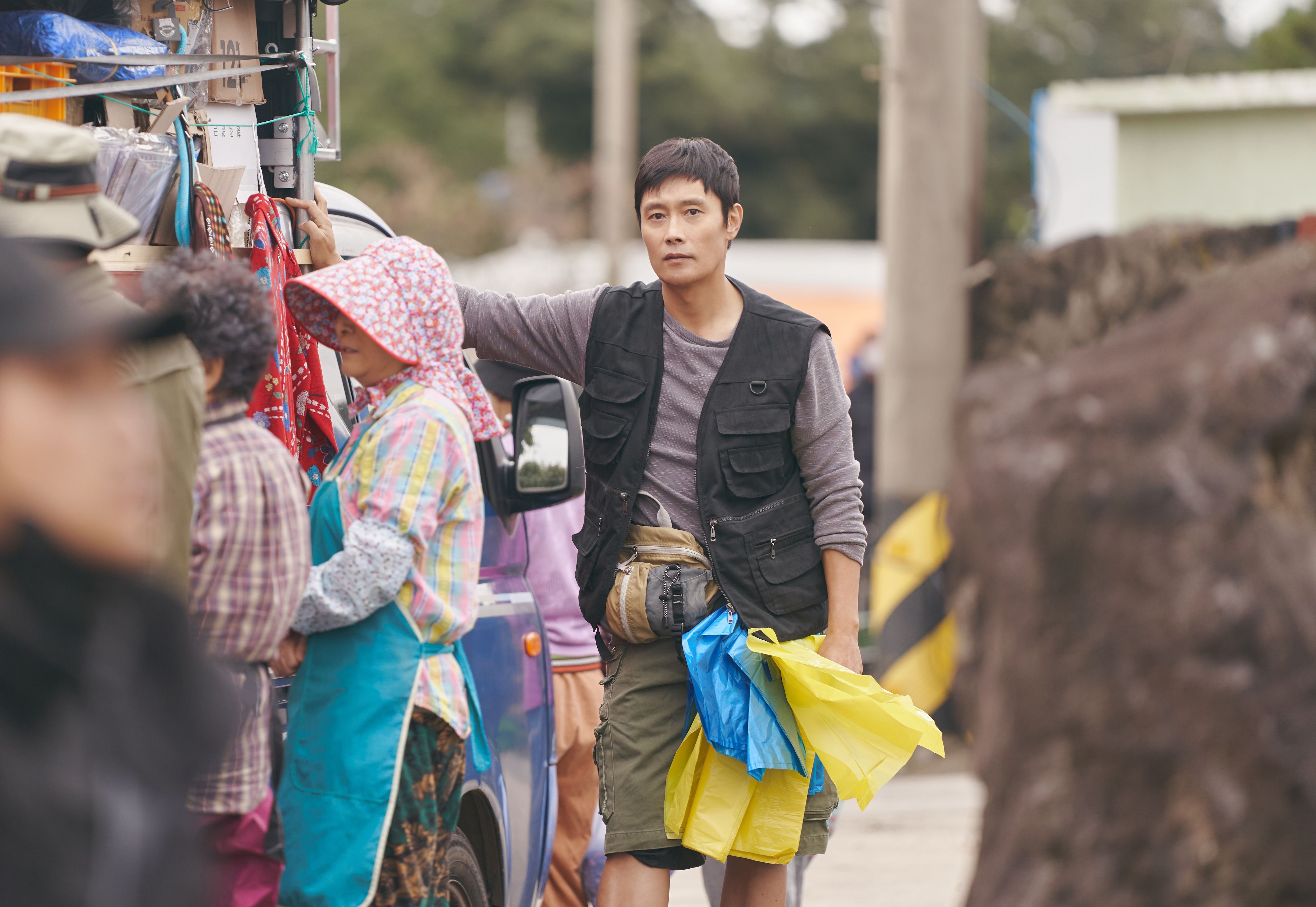 韓国ドラマ イ ビョンホン シン ミナ キム ウビン ハン ジミン チャ スンウォン他 豪華俳優陣集結のnetflix話題作 私たちのブルース 4月9日配信スタート 挿入歌でbtsのjiminも参加 概要