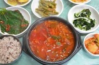 映画『破墓／パミョ』にも登場した赤くて辛いユッケジャンは葬儀の会食の定番料理、その理由とは？【韓流談義fromソウル】